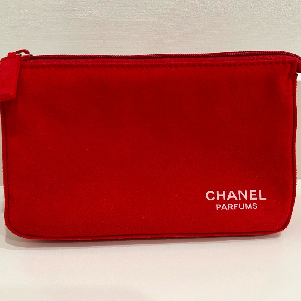 BEAUTIFUL! Red Vintage “Chanel” Parfums Cosmetic Bag!